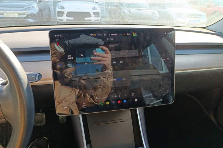 Used Tesla Model 3 2019 Long-Range Rear-Wheel-Drive Version
