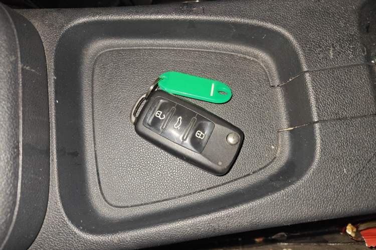 Used Volkswagen Polo 2016 1.6L Automatic Comfort Model
