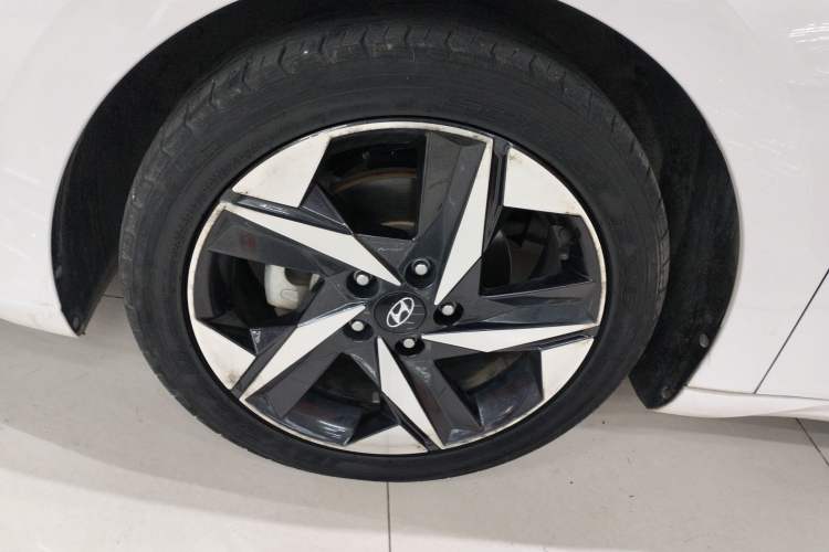 Used Hyundai Elantra 2021 1.5L CVT LUX Prestige Edition