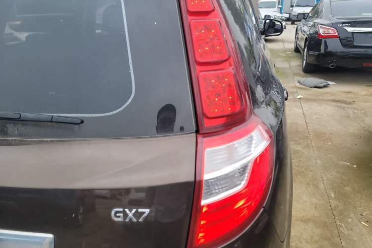 Used Geely Auto GX7 2015 Sports Edition 2.0L Automatic Luxury Model
