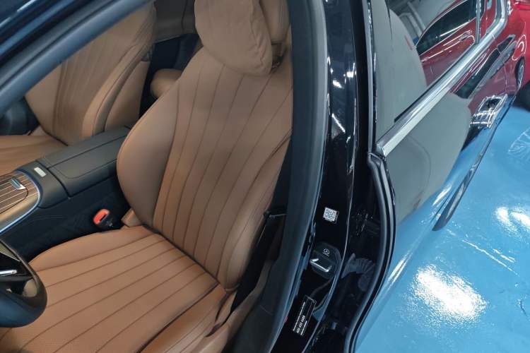 Used Mercedes-Benz E-Class 2025 E 300 L Stylish Model
