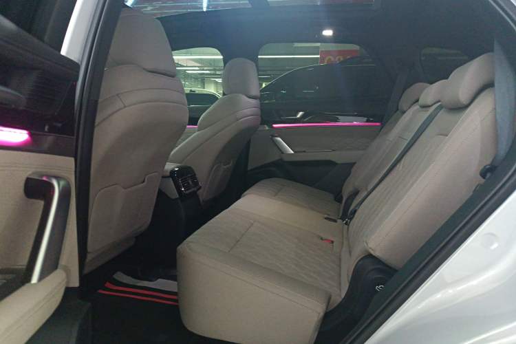 Used BYD Tang New Energy 2024 DM-i Glory Edition 112KM Prestige Model
