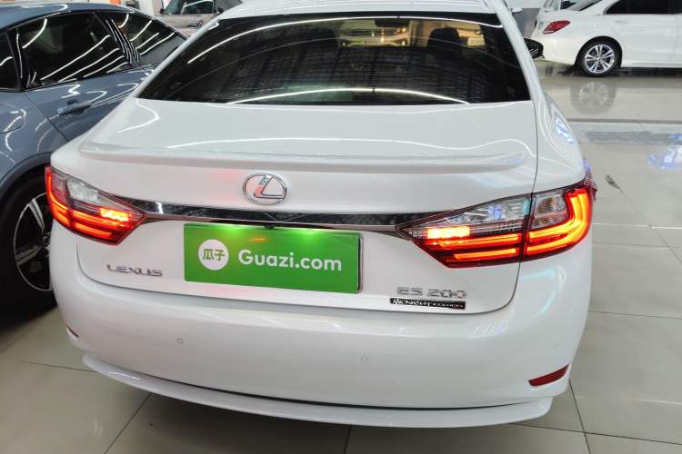 Used Lexus ES 2016 200 Midnight Special Limited Edition
