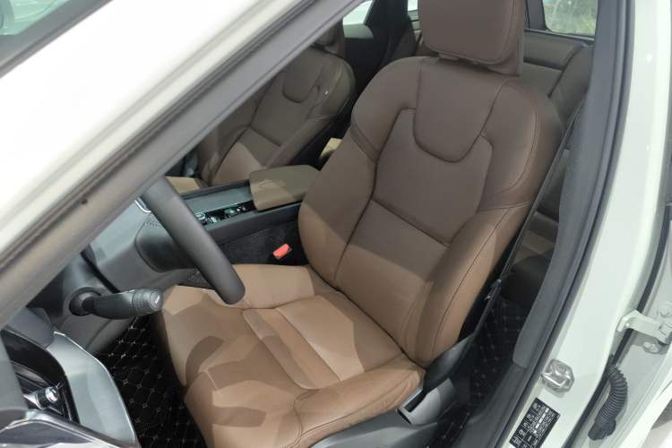 Used Volvo XC60 2021 T5 4x4 Smart Luxury Edition