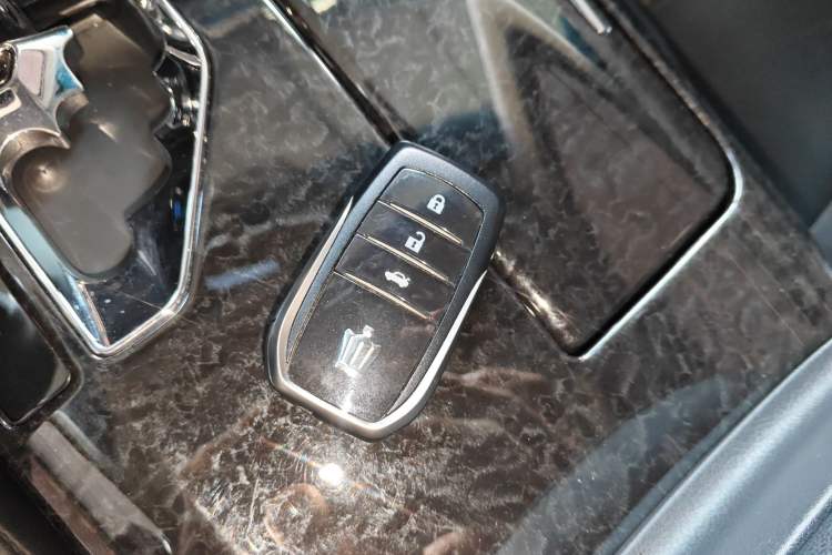 Used Toyota Crown 2018 2.0T Fashion Edition
