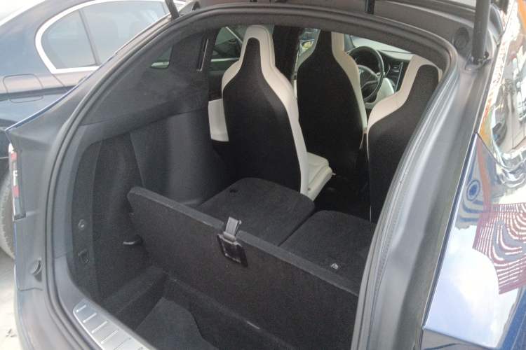 Used Tesla Model X 2019 Long-Range Version
