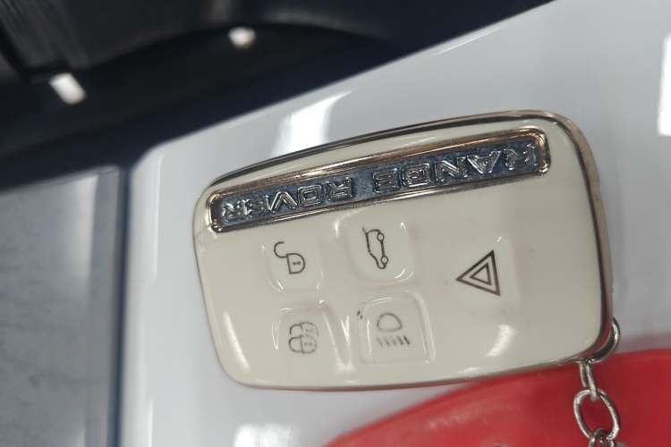 Used Land Rover Discovery Sport 2019 240 PS PURE Edition China VI Standard
