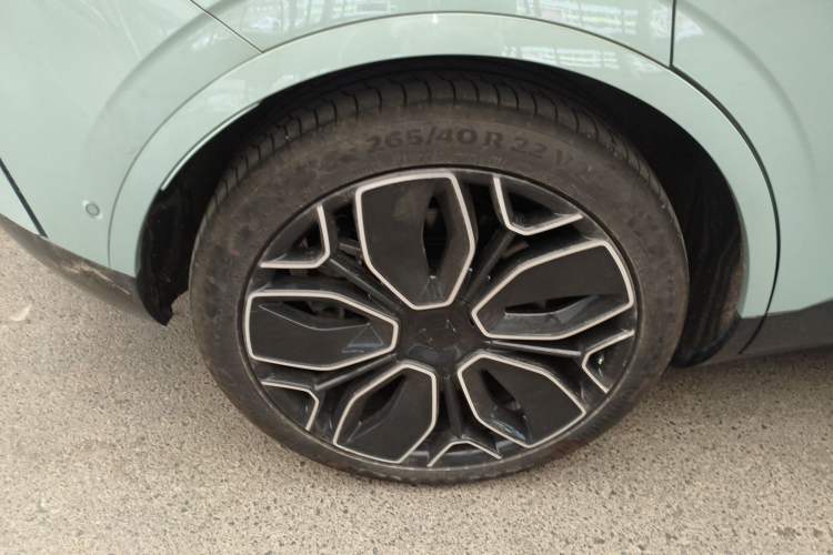 Used  11 2022 Long-Range Dual-Motor Version 5 Seats
