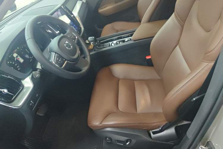 Used Volvo XC60 2019 T5 4x4 Zhiyuan Edition China VI Standard
