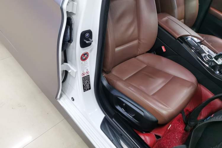 Used BMW 5 Series 2014 525Li Luxury Design Package