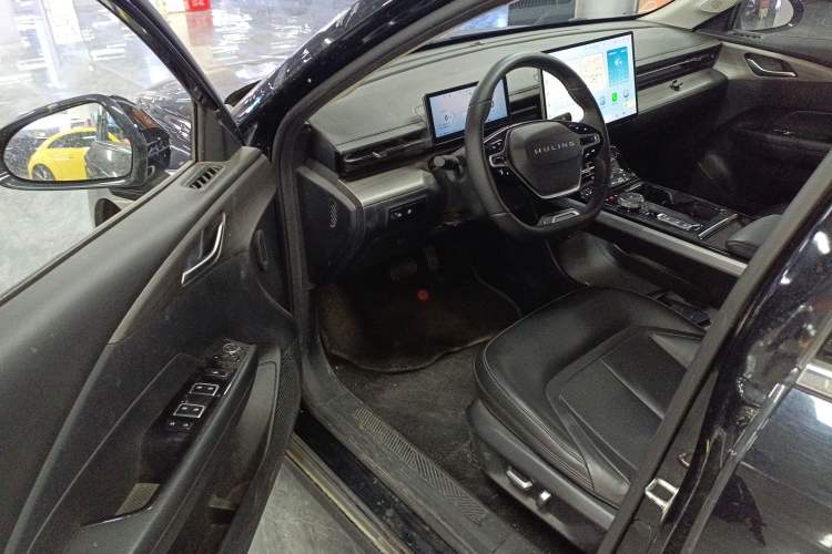 Used Wuling Xingguang 2023 150 Advanced Edition

