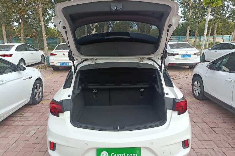 Used Buick Verano 2016 Hatchback GS 20T Dual-Clutch Passionate Sporty Model
