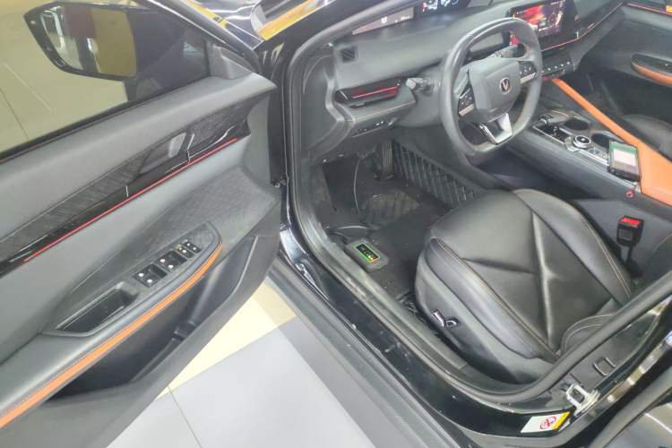 Used Changan UNI-V 2022 1.5T Prestige Version