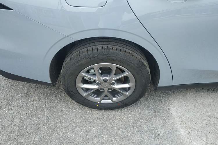 Used  L6 2025 EM-i 60km Launch Edition
