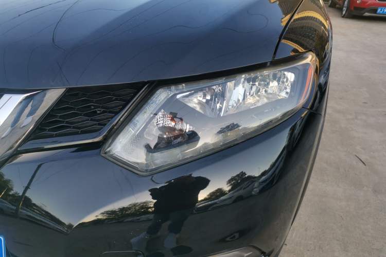 Used Nissan X-Trail 2015 2.0L CVT Comfort MAX Edition 2WD
