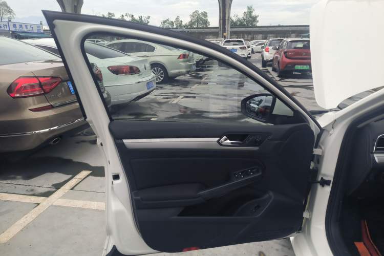 Used Volkswagen Lamando 2019 230TSI DSG Fashion Edition China VI
