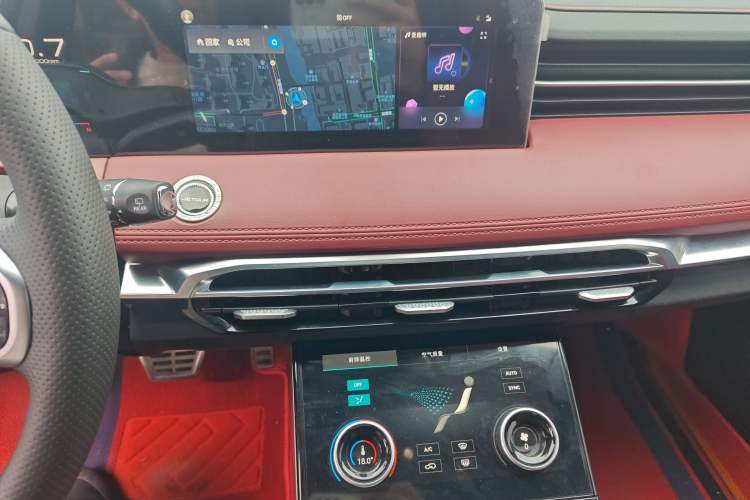 Used JETOUR X70 PLUS 2023 2.0T DCT Stronger MAX 7-Seater