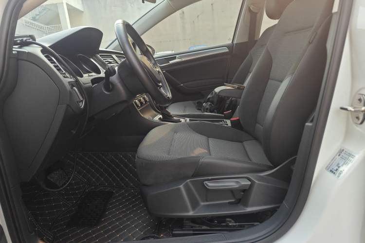 Used Volkswagen Golf 2018 230TSI Automatic Comfort Model