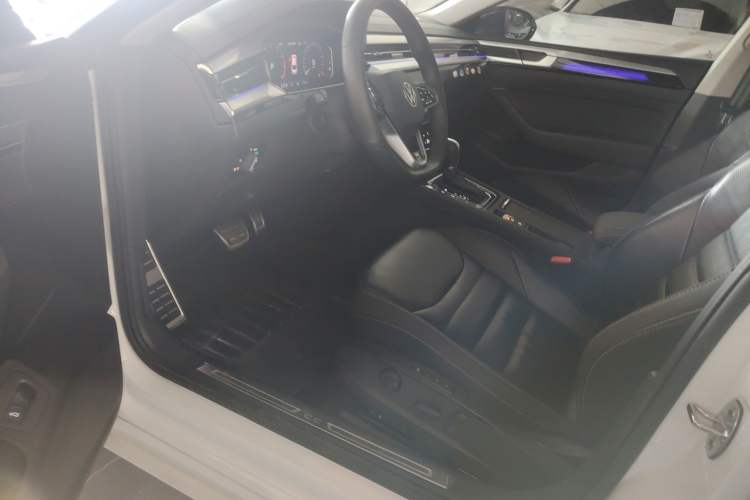 Used Volkswagen FAW-Volkswagen CC 2023 380TSI Striking Edition
