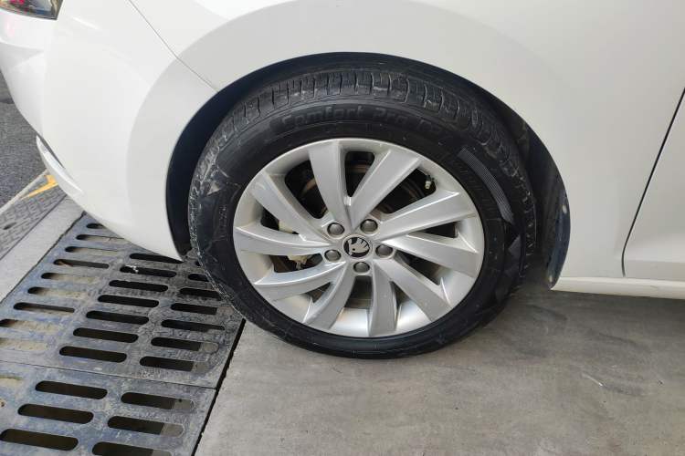 Used Skoda Rapid 2018 1.6L Automatic Comfort Edition
