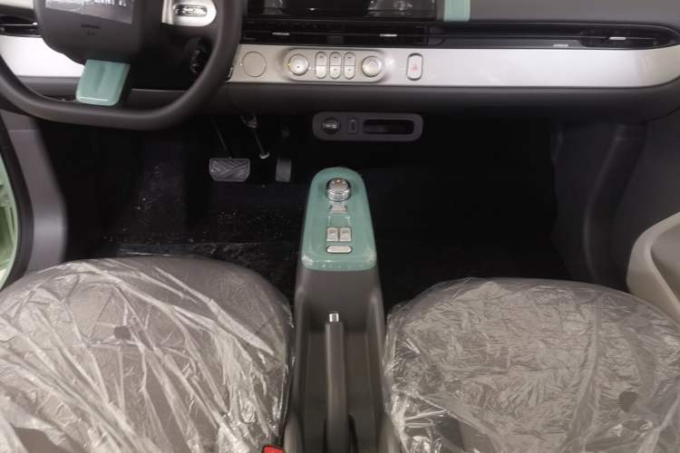 Used  Lumin 2025 210 km Fragrant Edition
