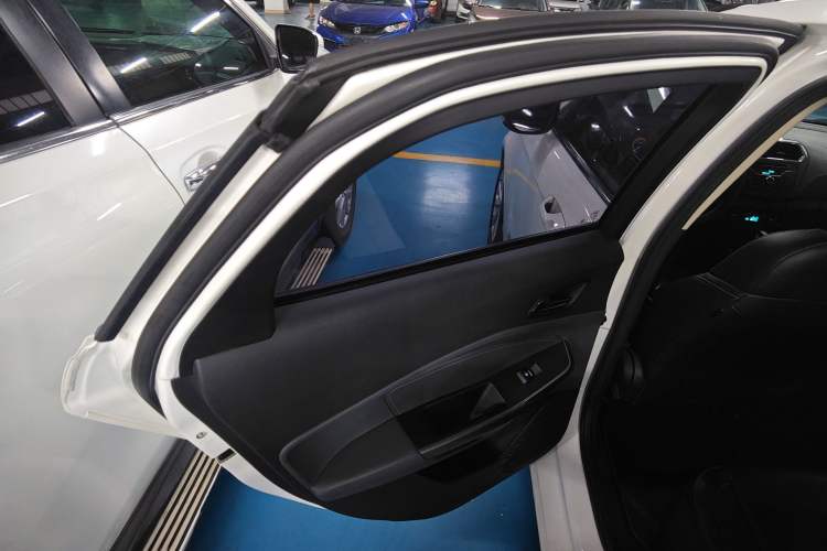 Used Ford Escort 2015 1.5L Automatic Fashion Model
