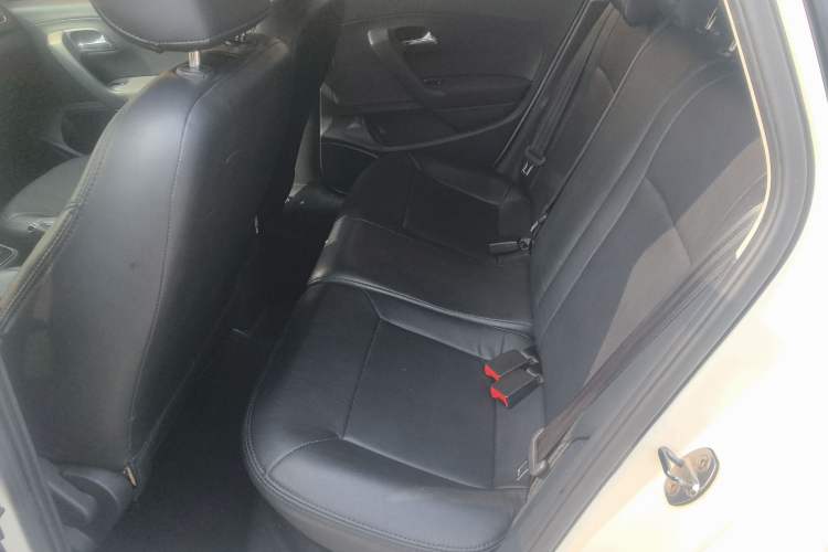 Used Volkswagen Polo 2016 1.6L Automatic Comfort Model
