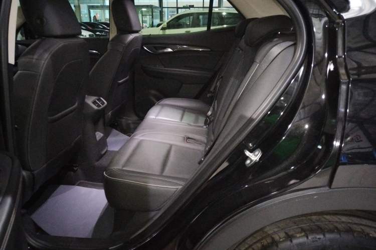 Used Buick Envision 2022 Facelift Encore S 652T Two-Wheel-Drive Luxury Model
