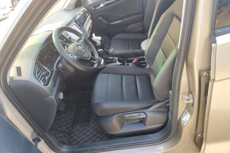 Used Volkswagen T-ROC 2020 280TSI DSG Two-Wheel Drive Comfort Version
