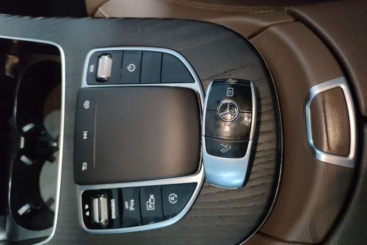 Used Mercedes-Benz E-Class 2020 E 300 L Sporty and Stylish Model
