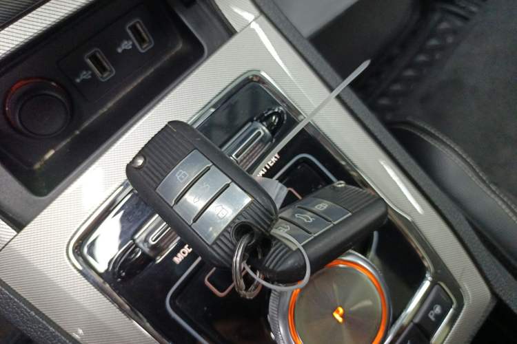 Used Roewe RX5 New Energy 2017 ERX5 EV400 Electric Internet Supreme Edition