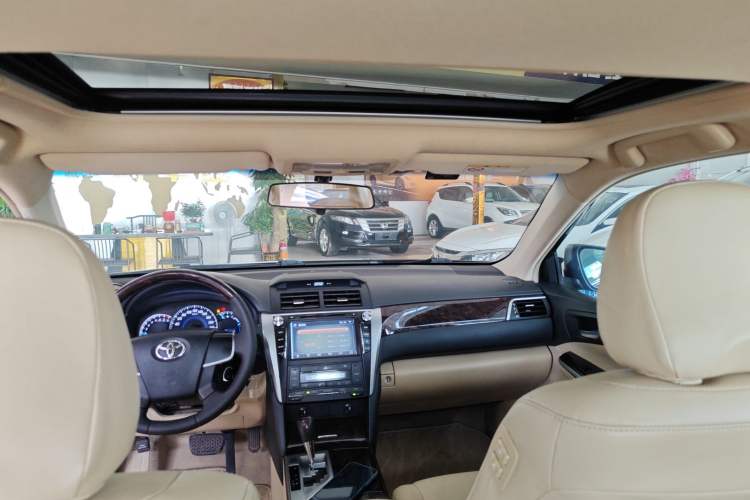 Used Toyota Camry 2015 2.0G Premier Edition
