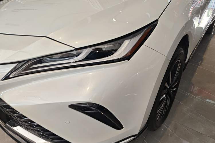 Used Toyota Venza 2023 2.5L Smart Electric Hybrid Dual-Drive Prestige Version