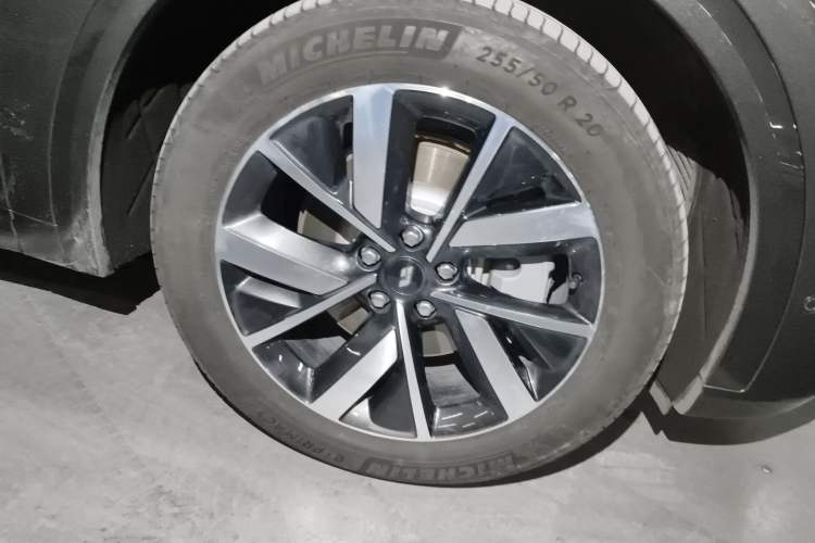 Used Li Auto L8 2023 Pro Model
