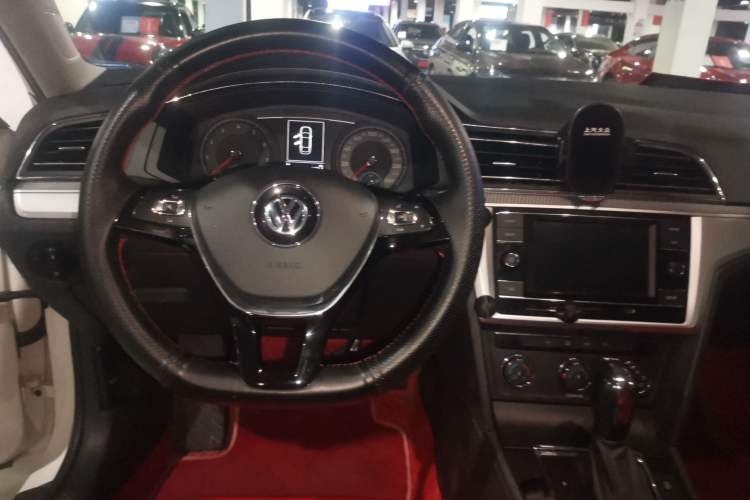 Used Volkswagen Lamando 2019 230TSI DSG Vision Edition China VI Standard
