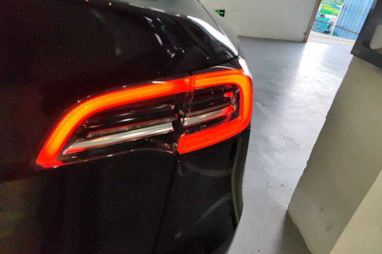 Used Tesla Model Y 2022 Long-Range All-Wheel-Drive Version
