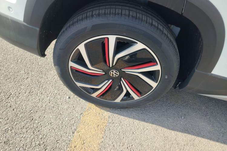 Used Volkswagen Tharu 2024 300TSI Two-Wheel-Drive Moon Luxury Edition