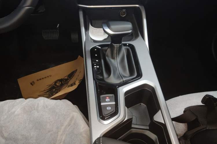 Used Geely Auto Emgrand 2026 Model 4th Generation 4 Millionth Anniversary Edition 1.5L CVT Overdrive Edition