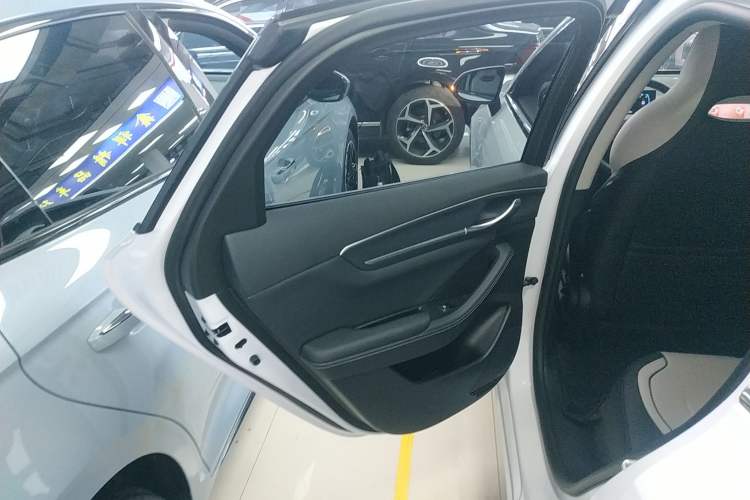 Used BYD Destroyer 05 2024 HONOR Edition DM-i 55KM Luxury Model
