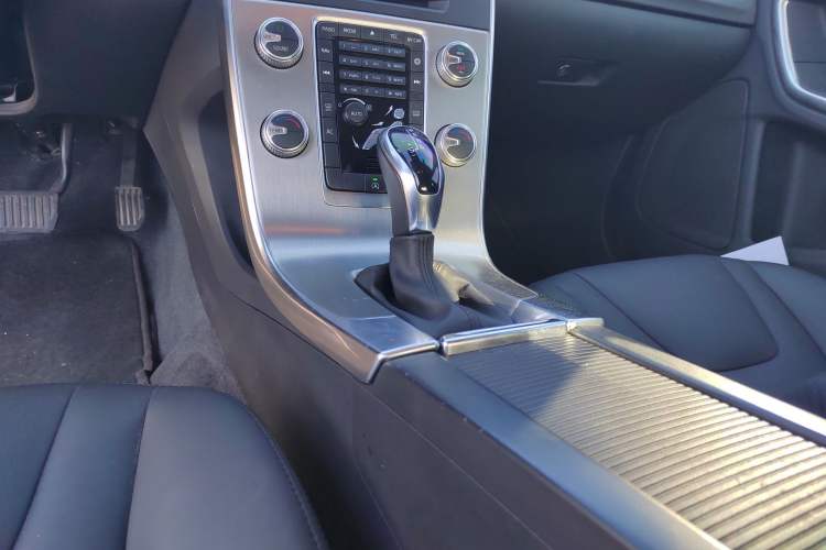 Used Volvo S60 2018 S60L T3 Smart Progress Edition
