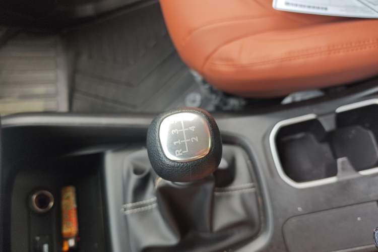 Used Wuling Hongguang S3 2019 1.5L Manual Standard Version China VI Standard
