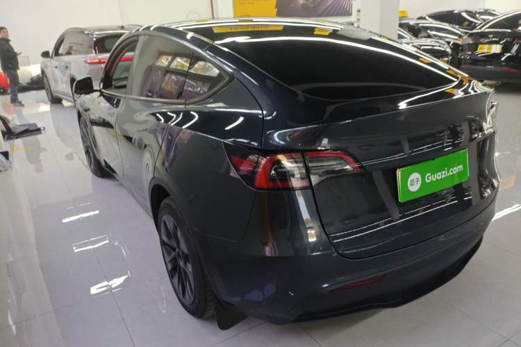 Used Tesla Model Y 2024 Long-Range All-Wheel-Drive Version
