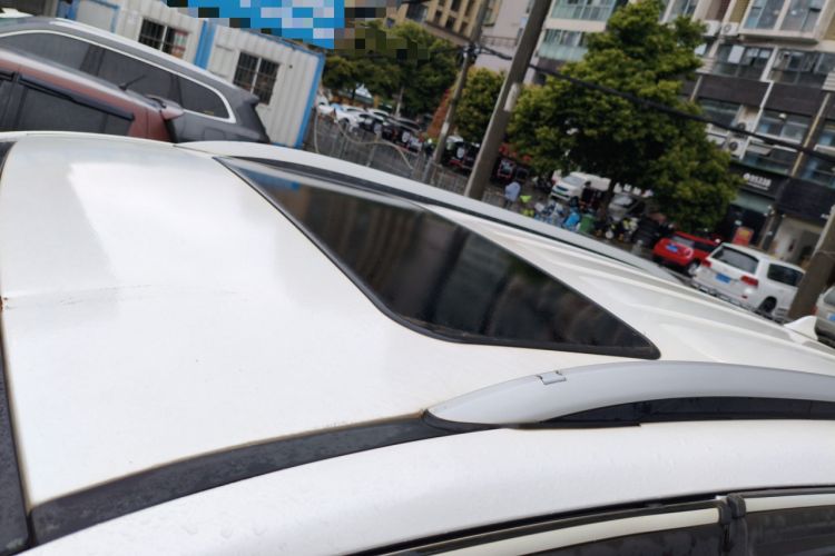 Used JMC Yusheng S350 2017 2.0T Automatic 2WD Diesel Luxury Version with Sunroof 5 Seats