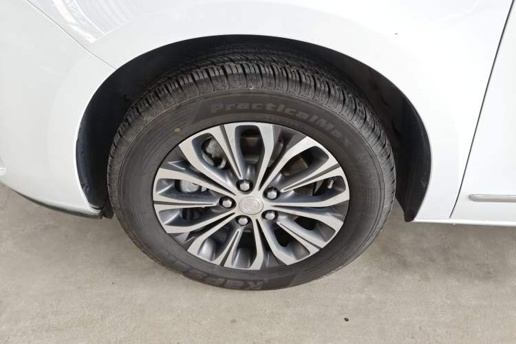 Used Buick GL8 2021 Land Cruiser Executive Class 652T Luxury Model
