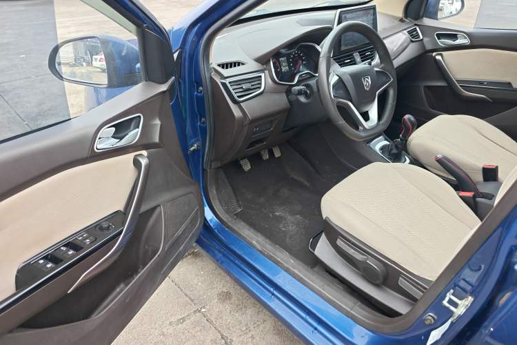 Used Baojun 310W 2017 1.5L Manual Comfort Model China V Standard