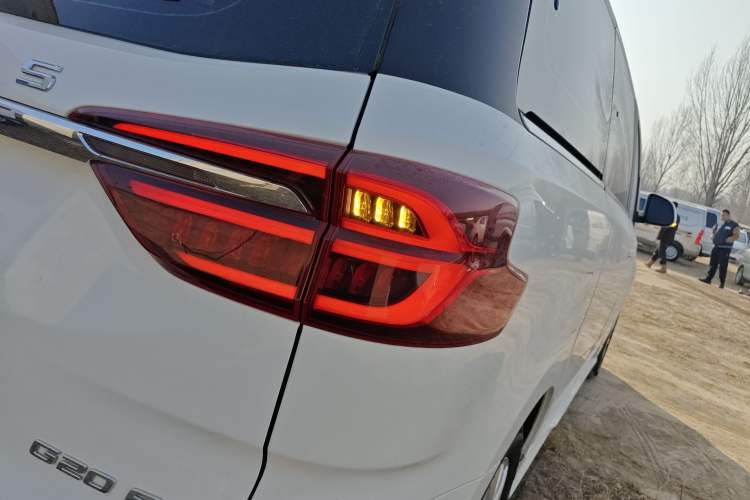 Used SAIC MAXUS G20 2023 Facelifted ES 2.0T Gasoline Automatic Value Edition