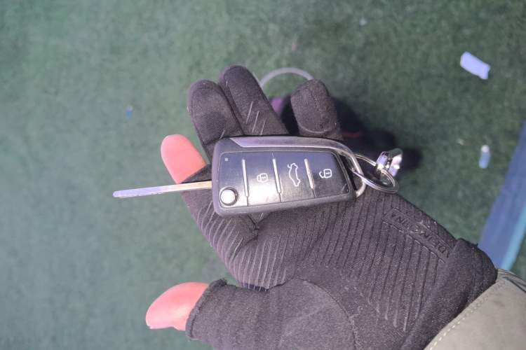 Used  Refine S2 2018 Smart Drive Edition 1.5L Manual Luxury Smart Model
