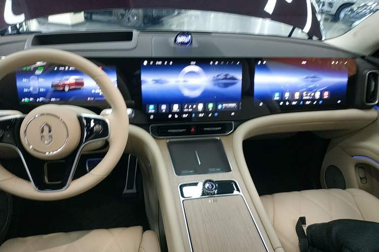 Used Hima AITO M9 2025 Extended-Range Ultra Version 52 kWh 6-Seater