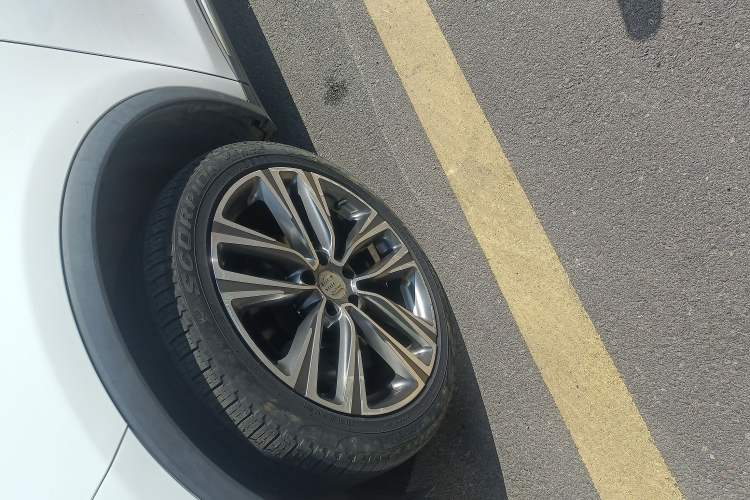 Used BYD Tang 2018 2.0T Automatic SmartConnect Luxury Version 7 Seats China V Standard
