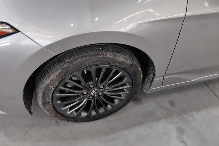 Used Toyota Avalon 2019 2.5L Touring Premium Version China VI Standard
